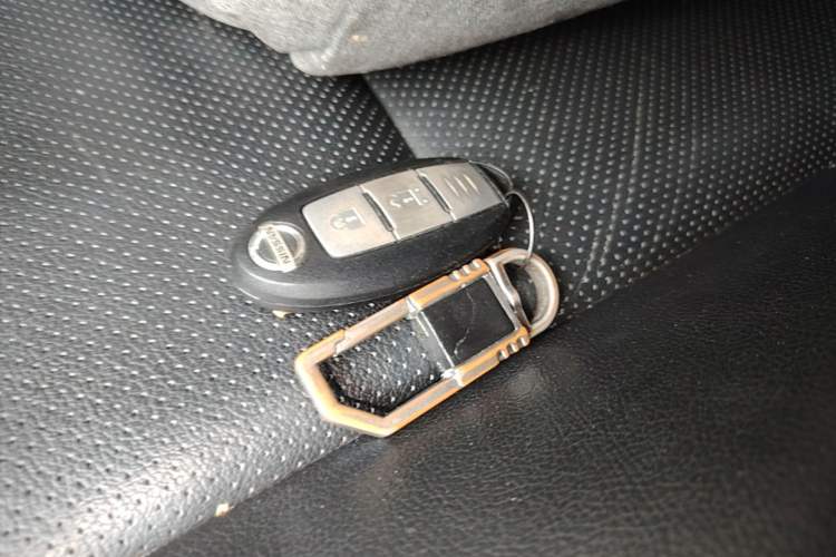 Used Nissan X-Trail 2014 2.0L CVT Comfort Edition 2WD Vehicle Key