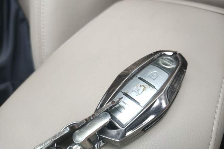 Used Nissan X-Trail 2014 2.0L CVT Comfort Edition 2WD Vehicle Key