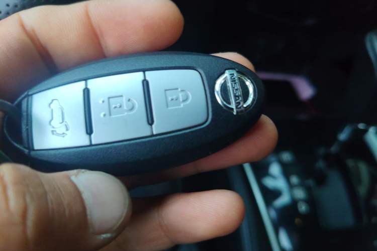 Used Nissan X-Trail 2014 2.5L CVT Luxury Edition 4WD Vehicle Key