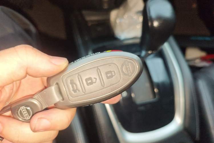 Used Nissan X-Trail 2014 2.5L CVT Luxury Edition 4WD Vehicle Key
