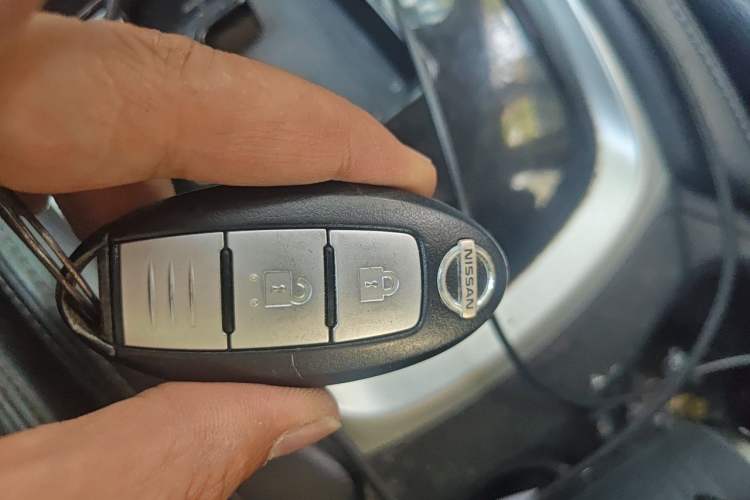 Used Nissan X-Trail 2014 2.0L CVT Comfort Edition 2WD Vehicle Key