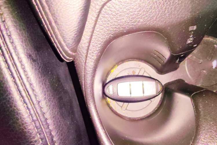 Used Nissan X-Trail 2014 2.0L CVT Fashion Edition 2WD Vehicle Key