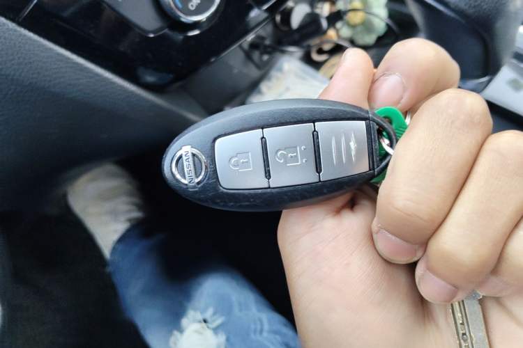 Used Nissan X-Trail 2014 2.0L CVT Comfort Edition 2WD Vehicle Key