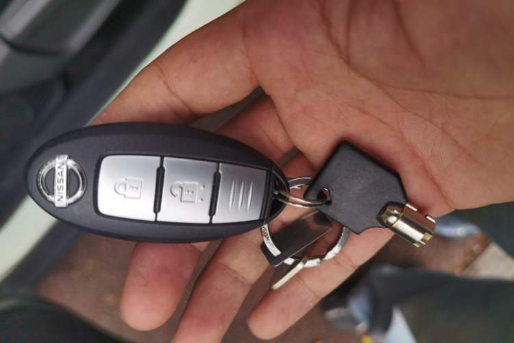 Used Nissan X-Trail 2014 2.0L CVT Comfort Edition 2WD Vehicle Key