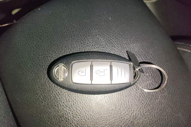 Used Nissan X-Trail 2014 2.0L CVT Comfort Edition 2WD Vehicle Key