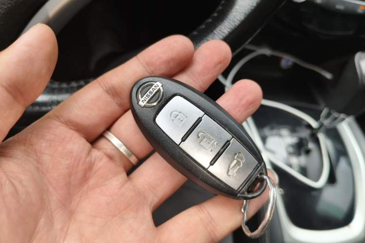 Used Nissan X-Trail 2014 2.5L CVT Ultimate Edition 4WD Vehicle Key
