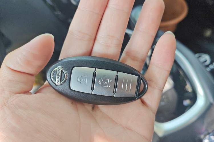 Used Nissan X-Trail 2014 2.0L CVT Comfort Edition 2WD Vehicle Key
