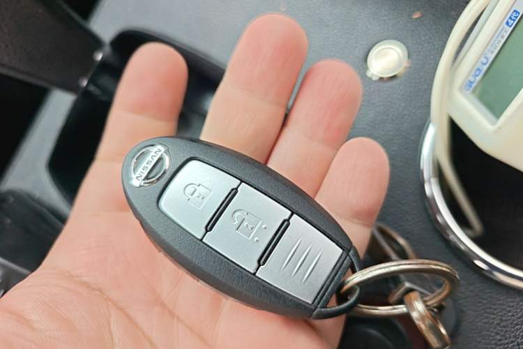 Used Nissan X-Trail 2014 2.0L CVT Comfort Edition 2WD Vehicle Key