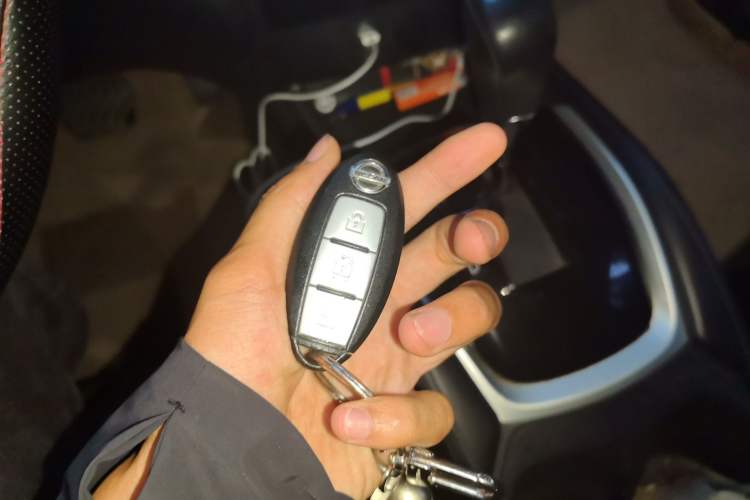 Used Nissan X-Trail 2014 2.0L CVT Comfort Edition 2WD Vehicle Key