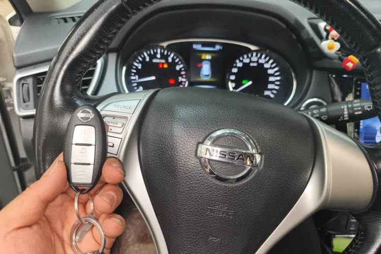 Used Nissan X-Trail 2014 2.5L CVT Leading Edition 4WD Vehicle Key