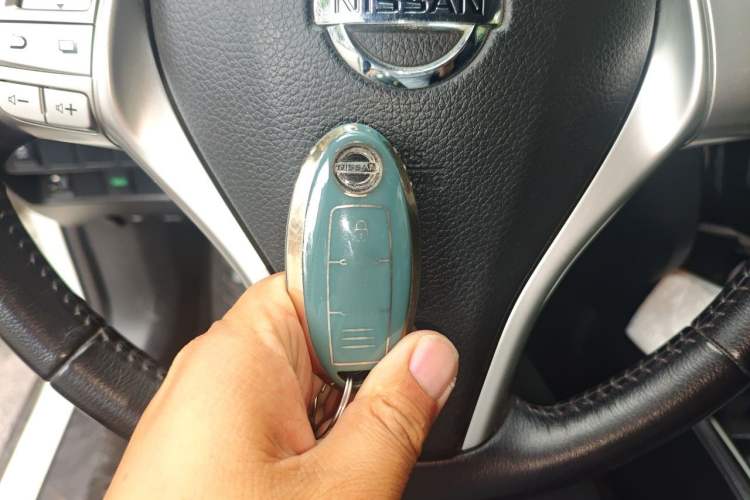 Used Nissan X-Trail 2014 2.0L CVT Comfort Edition 2WD Vehicle Key