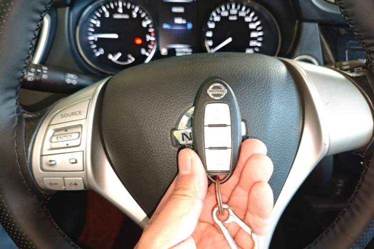 Used Nissan X-Trail 2014 2.0L CVT Comfort Edition 2WD Vehicle Key