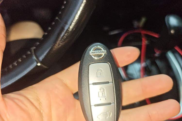 Used Nissan X-Trail 2014 2.5L CVT Luxury Edition 4WD Vehicle Key