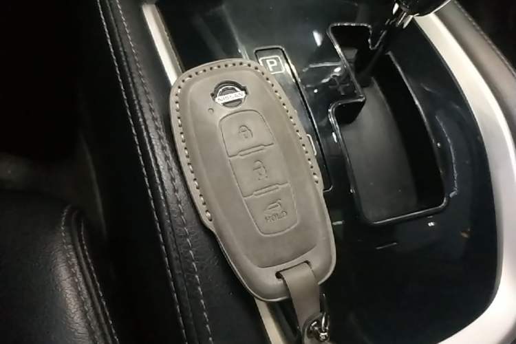Used Nissan X-Trail 2014 2.0L CVT Comfort Edition 2WD Vehicle Key