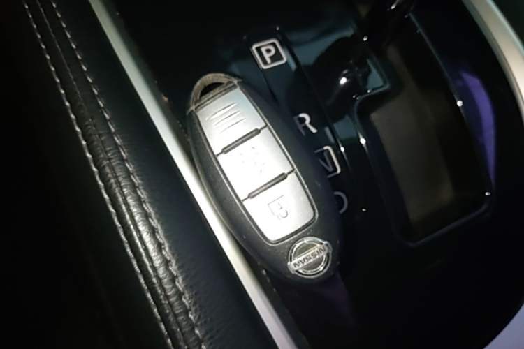 Used Nissan X-Trail 2014 2.0L CVT Comfort Edition 2WD Vehicle Key