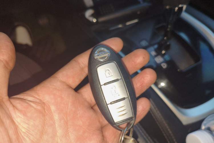 Used Nissan X-Trail 2014 2.0L CVT Comfort Edition 2WD Vehicle Key