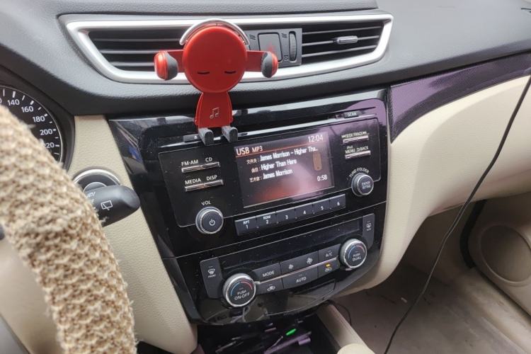 Used Nissan X-Trail 2014 2.5L CVT Luxury Edition 4WD Audio And AC Panel