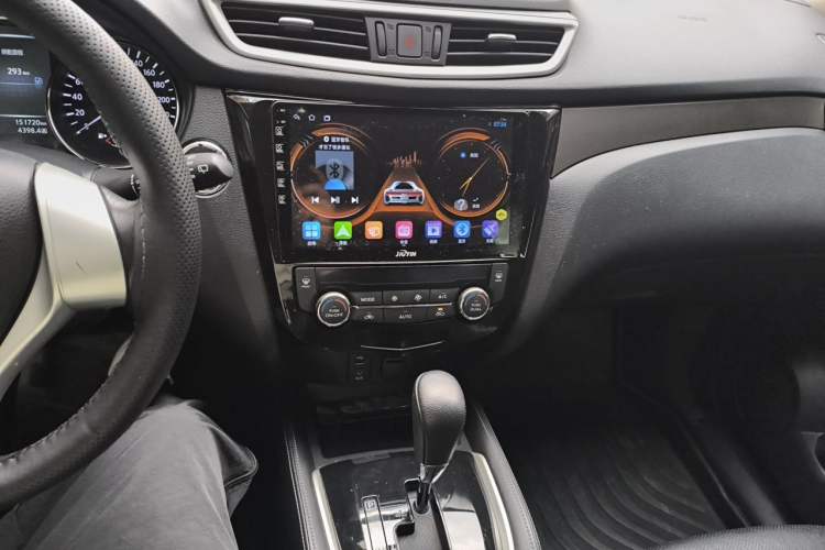 Used Nissan X-Trail 2014 2.0L CVT Comfort Edition 2WD Audio And AC Panel