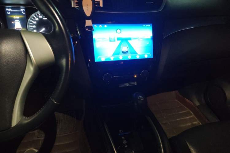 Used Nissan X-Trail 2014 2.5L CVT Luxury Edition 4WD Audio And AC Panel