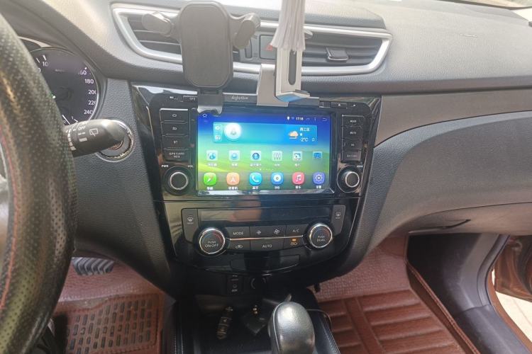 Used Nissan X-Trail 2014 2.0L CVT Comfort Edition 2WD Audio And AC Panel