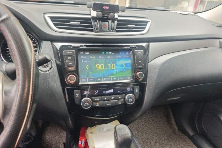 Used Nissan X-Trail 2014 2.0L CVT Comfort Edition 2WD Audio And AC Panel