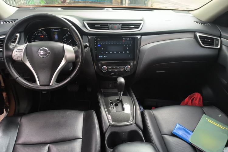 Used Nissan X-Trail 2014 2.0L CVT Comfort Edition 2WD Center Console