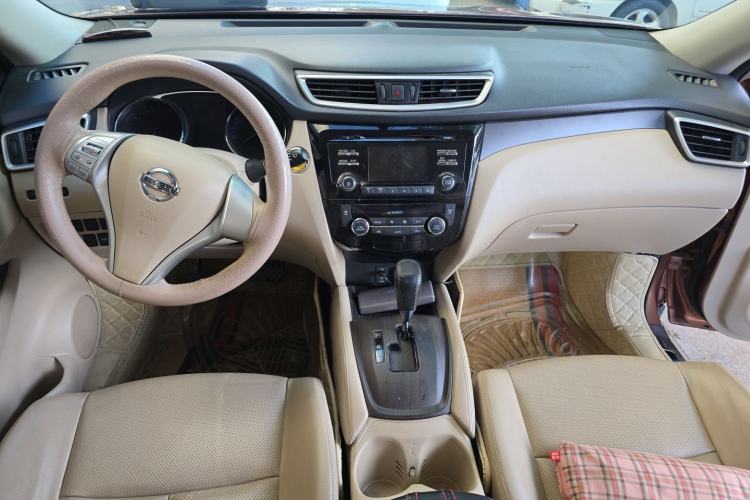 Used Nissan X-Trail 2014 2.0L CVT Comfort Edition 2WD Center Console