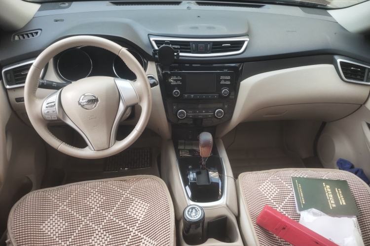 Used Nissan X-Trail 2014 2.0L CVT Comfort Edition 2WD Center Console