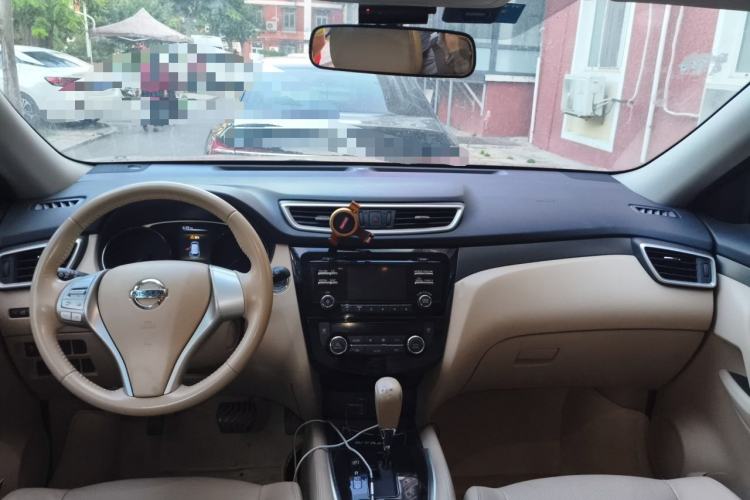 Used Nissan X-Trail 2014 2.0L CVT Comfort Edition 2WD Center Console