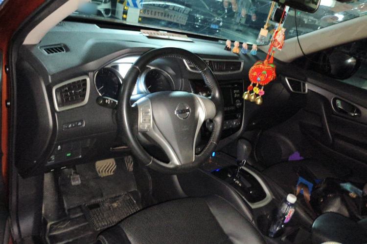 Used Nissan X-Trail 2014 2.0L CVT Comfort Edition 2WD Center Console