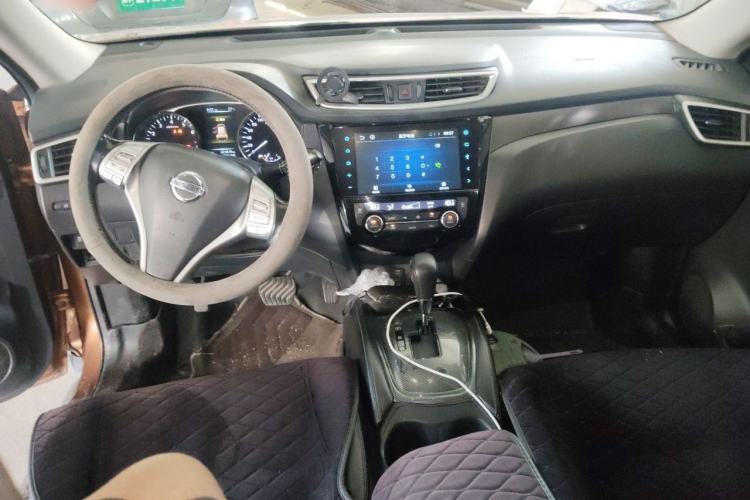 Used Nissan X-Trail 2014 2.0L CVT Comfort Edition 2WD Center Console