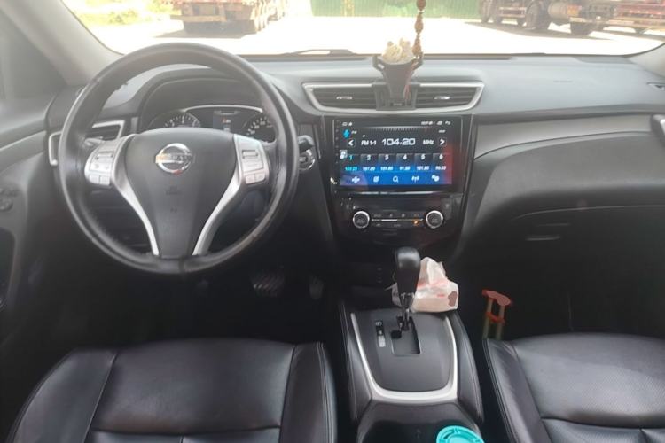 Used Nissan X-Trail 2014 2.0L CVT Comfort Edition 2WD Center Console