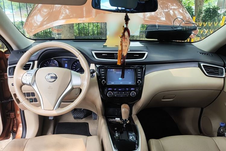 Used Nissan X-Trail 2014 2.0L CVT Comfort Edition 2WD Center Console
