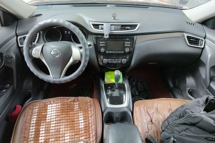 Used Nissan X-Trail 2014 2.0L CVT Comfort Edition 2WD Center Console