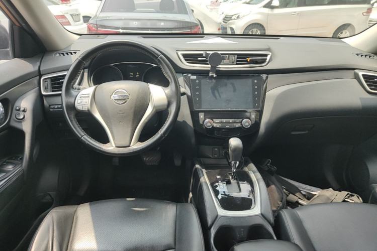 Used Nissan X-Trail 2014 2.0L CVT Comfort Edition 2WD Center Console