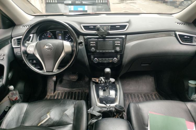 Used Nissan X-Trail 2014 2.5L CVT Luxury Edition 4WD Center Console