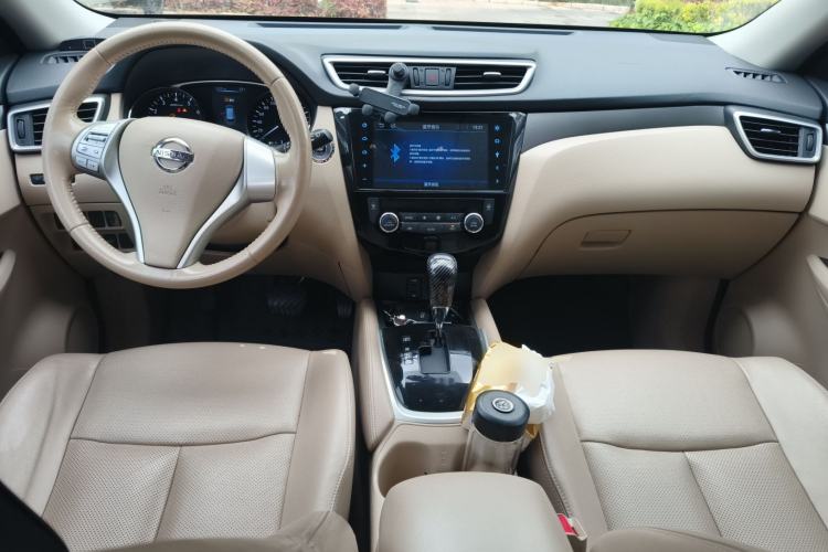 Used Nissan X-Trail 2014 2.0L CVT Comfort Edition 2WD Center Console