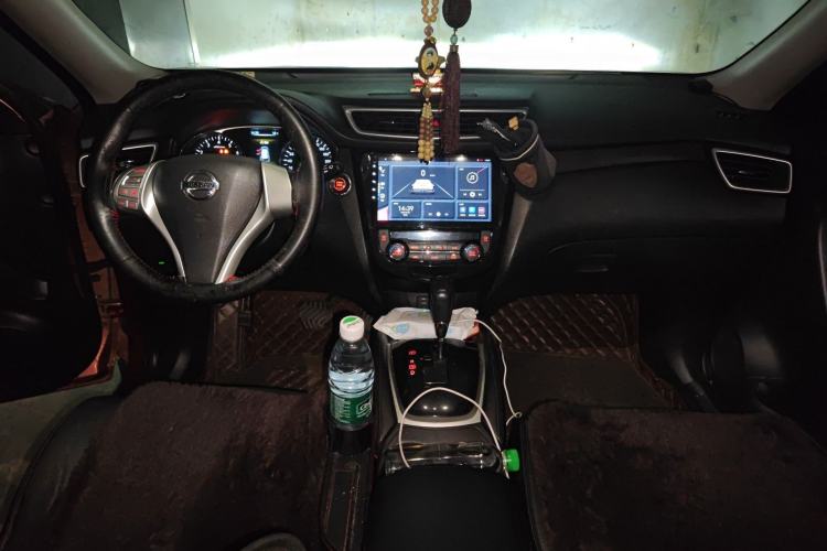 Used Nissan X-Trail 2014 2.0L CVT Comfort Edition 2WD Center Console