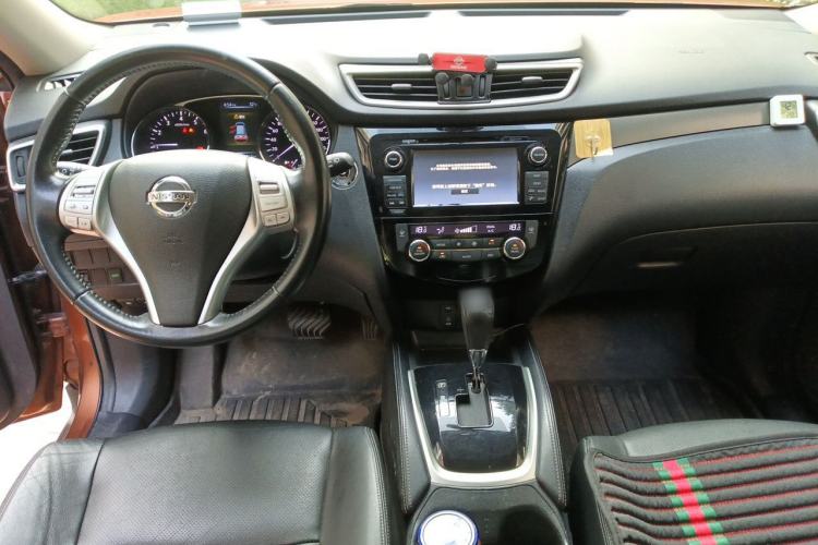Used Nissan X-Trail 2014 2.0L CVT Smart Edition 2WD Center Console