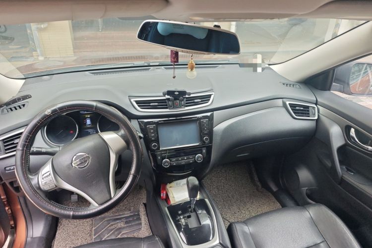 Used Nissan X-Trail 2014 2.0L CVT Comfort Edition 2WD Center Console