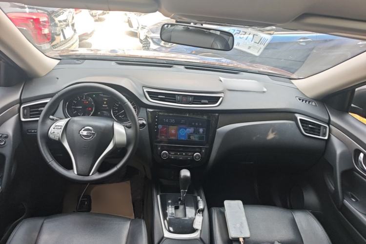 Used Nissan X-Trail 2014 2.0L CVT Comfort Edition 2WD Center Console