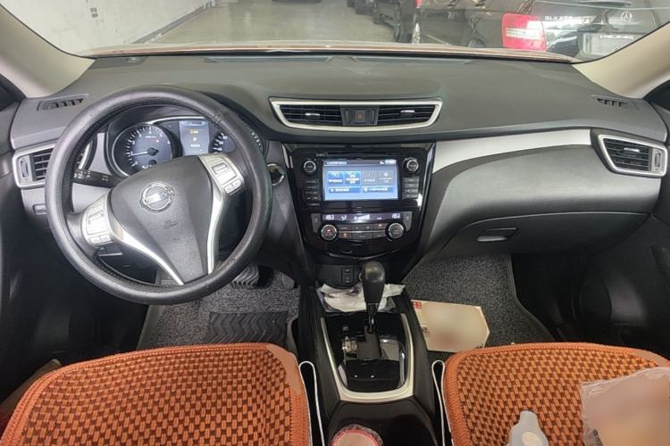 Used Nissan X-Trail 2014 2.0L CVT Smart Edition 2WD Center Console