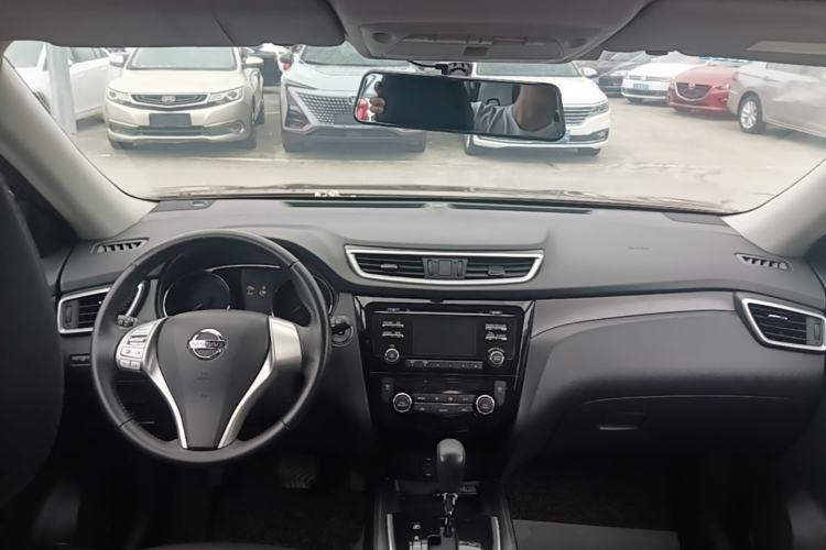 Used Nissan X-Trail 2014 2.0L CVT Comfort Edition 2WD Center Console