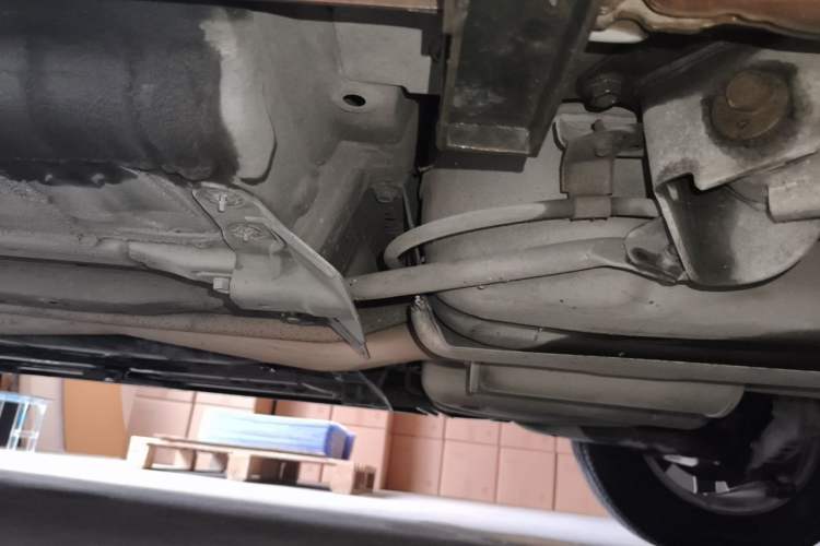 Used Nissan X-Trail 2014 2.0L CVT Comfort Edition 2WD Chassis Rear Left