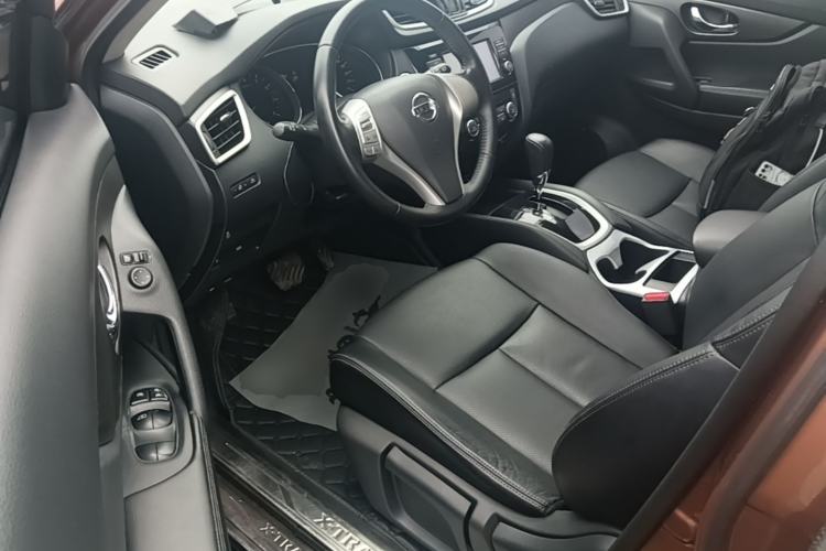 Used Nissan X-Trail 2014 2.0L CVT Comfort Edition 2WD Driver Seat