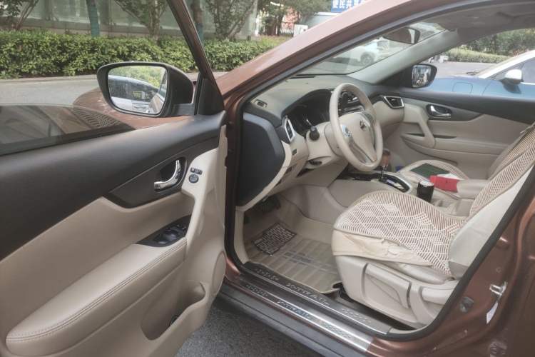 Used Nissan X-Trail 2014 2.0L CVT Comfort Edition 2WD Driver Seat