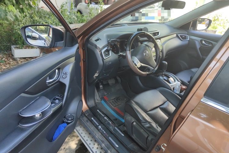 Used Nissan X-Trail 2014 2.0L CVT Comfort Edition 2WD Driver Seat