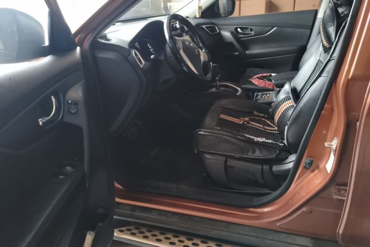 Used Nissan X-Trail 2014 2.0L CVT Comfort Edition 2WD Driver Seat