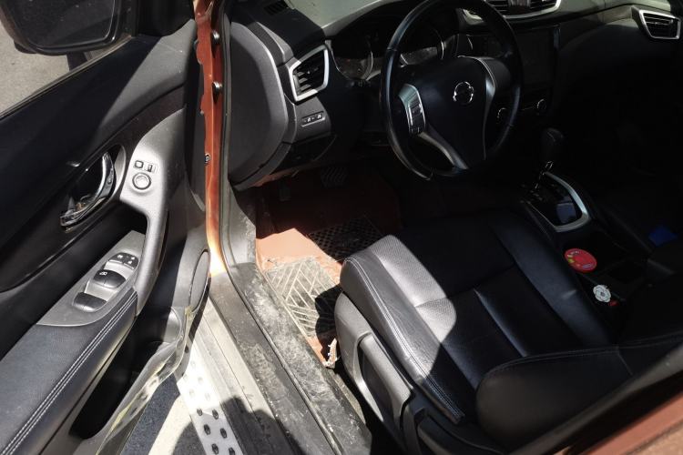 Used Nissan X-Trail 2014 2.0L CVT Comfort Edition 2WD Driver Seat