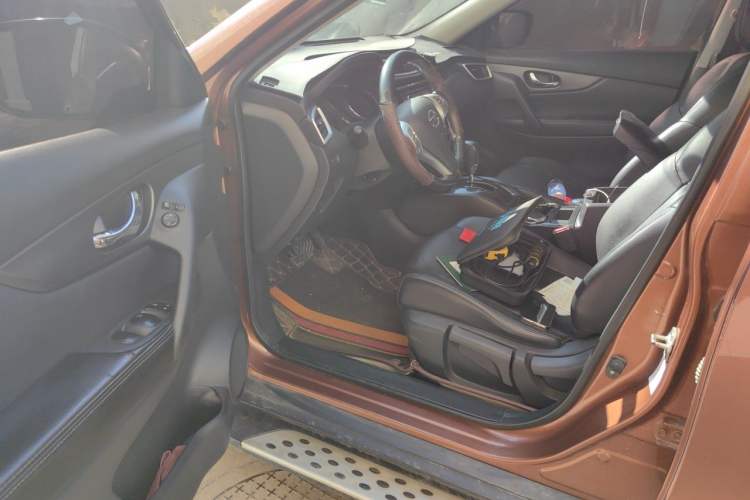 Used Nissan X-Trail 2014 2.0L CVT Smart Edition 2WD Driver Seat